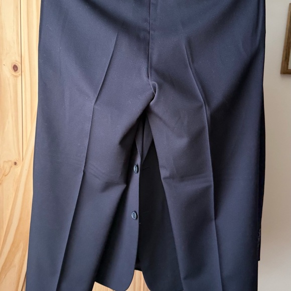 Van Heusen Men's Dark Blue Suit - Picture 16 of 16